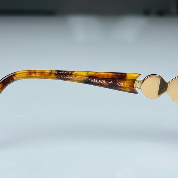 Fendi Sunglasses With Case (FRAMES ONLY) - Picture 4 of 9